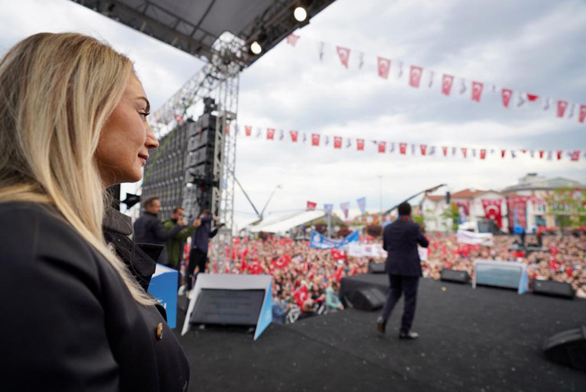 Yalova'da yer yerinden oynadı! İmamoğlu'na sevgi seli - Resim : 3