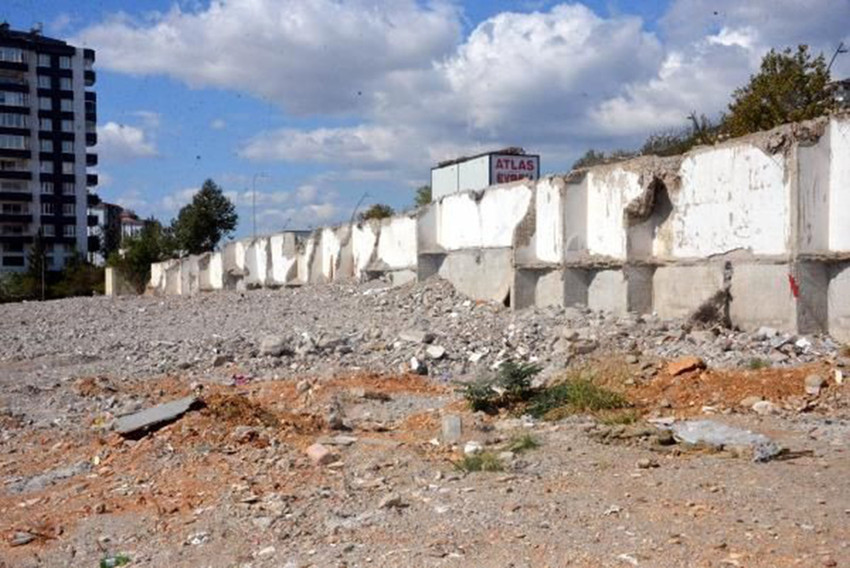 Asrın felaketinde Kahramanmaraş'ta 2 bloğu yıkılan ve 100'ün üzerinde canı yitirdiğimiz Penta Park Sitesi'nde sorumlular belli oldu. 
