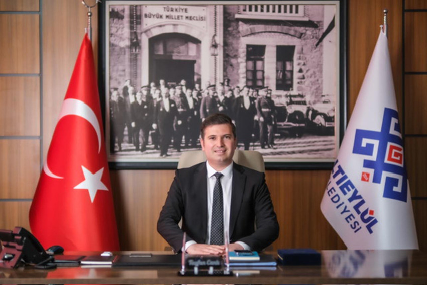 Körfezin merkezi Edremit Belediyesi’nin başarılı Başkan Yardımcısı Tayfun Canlı Balıkesir’in en büyük ilçesi Altıeylül Belediyesine Koordinatör Başkan Yardımcısı oldu.