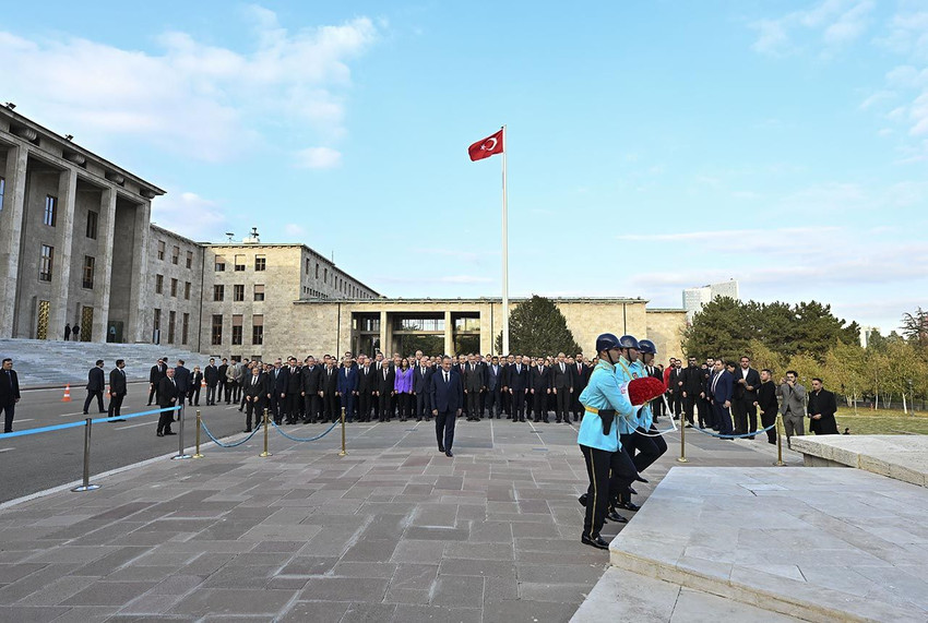 Devletin zirvesi Atatürk'ün huzurunda! Erdoğan Anıtkabir Özel Defteri'ne ne yazdı? - Resim: 6