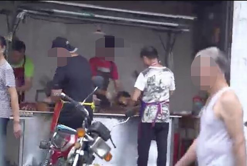Çin'de skandal görüntüler: Köpek eti festivali için... - Resim : 1