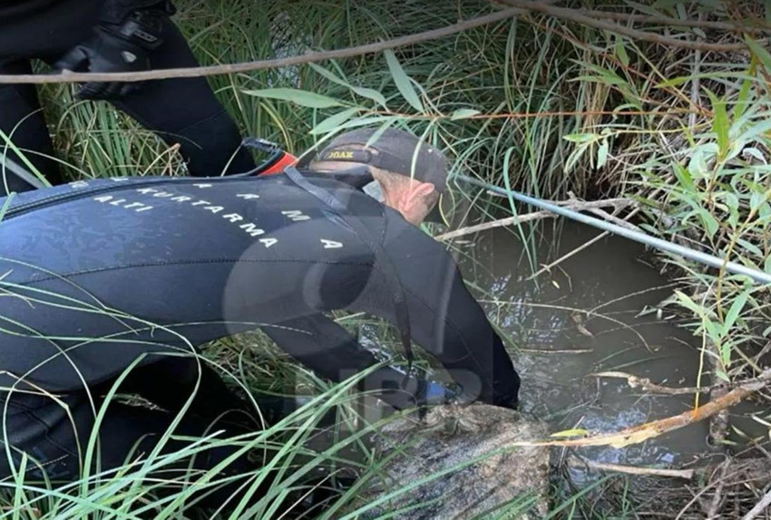 Diyarbakır'da korkunç bir cinayete kurban giden ve cansız bedeni bir çuval içerisinde dere yatağına gizlenen minik Narin'in, cansız bedeninin bulunduğu ana dair görüntüler ilk kez ortaya çıktı.