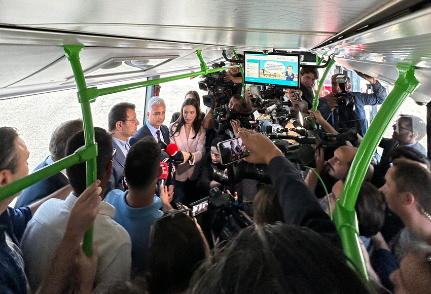 İETT, İstanbul’da bir ilki gerçekleştirerek dizelden elektrikliye otobüs dönüşümünü hayata geçirdi. Aracın lansmanı, İstanbul Büyükşehir Belediye Başkanı Sayın Ekrem İmamoğlu ve İETT Genel Müdürü İrfan Demet’in katıldığı bir törenle yapıldı. 