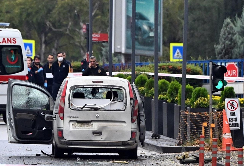 Ankara'da bombalı saldırı: Terörist kendini patlattı - Resim : 3