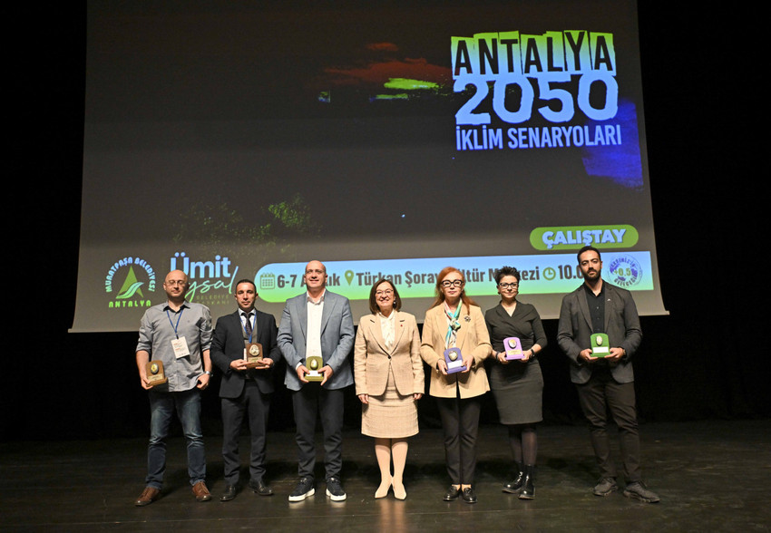 Antalya’da Muratpaşa Belediyesi’nin düzenlediği +0.5 Akdeniz’in Geleceği Çevre Çalıştayı, iklim krizinin yıkıcı etkilerini gözler önüne seren “Exitium – Yok Oluş” sergisiyle büyük ilgi topladı. Türkan Şoray Kültür Merkezi’nde gerçekleştirilen sergi, yapay zeka tarafından oluşturulmuş çarpıcı görsellerle Antalya’nın geleceğini yeniden düşünmeye davet etti.