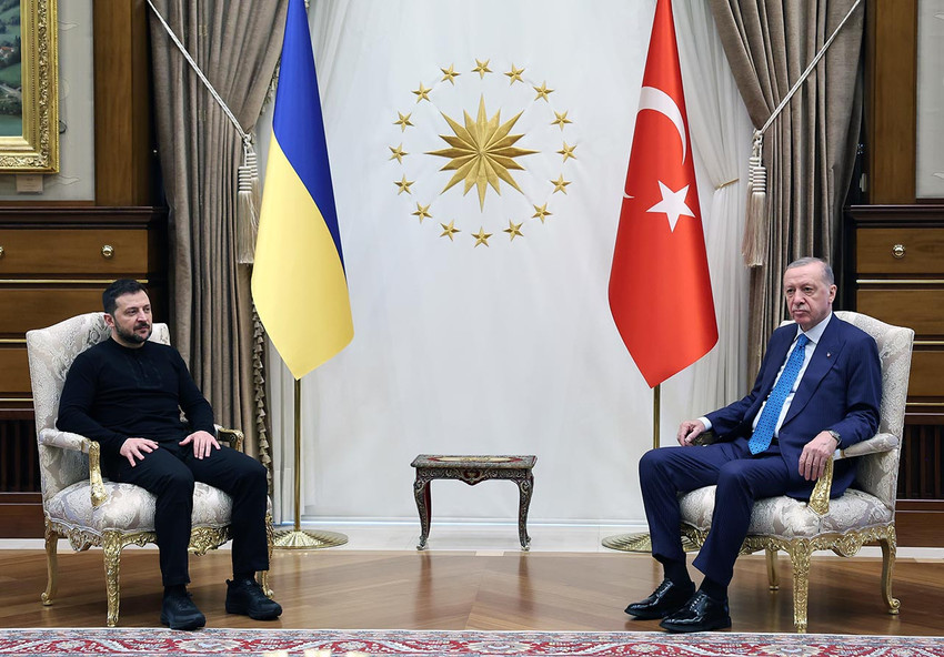 Cumhurbaşkanı Erdoğan, Ukrayna Devlet Başkanı Volodimir Zelenskiy ile Beştepe’de bir araya geldi. Görüşmenin ardından açıklama yapan Erdoğan, ABD, Rusya ve Ukrayna arasındaki görüşmelere Türkiye'nin ev sahibi olabileceğini söyledi. 