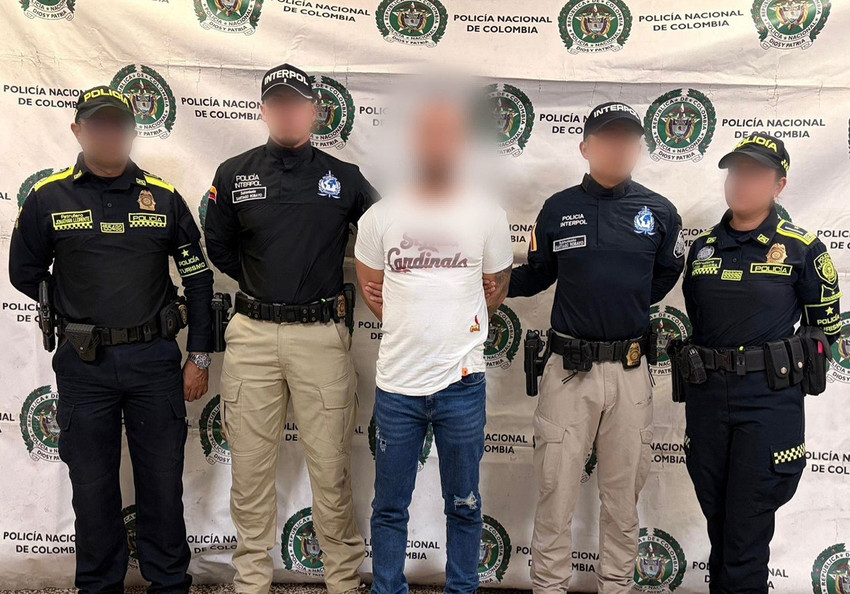 Kolombiyalı yetkililer, Kolombiya-Almanya arasında uyuşturucu ka&ccedil;ak&ccedil;ılığı ger&ccedil;ekleştirmekle su&ccedil;lanan ve Interpol tarafından kırmızı b&uuml;ltenle aranan T&uuml;rk vatandaşı Tolga Korkut'un g&ouml;zaltına alındığını a&ccedil;ıkladı.