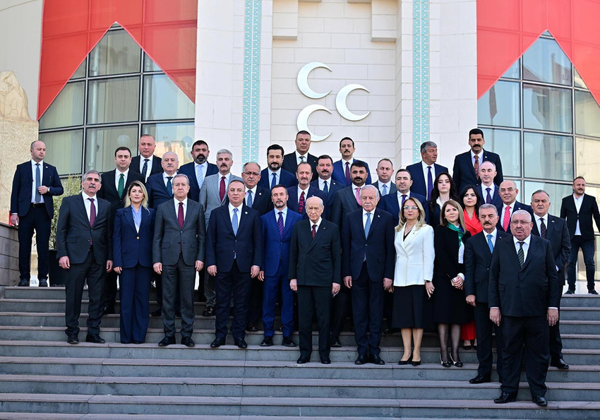 MHP Genel Başkanı Devlet Bahçeli başkanlığında bir araya gelen Merkez Yönetim Kurulu (MYK) toplantısında 15 kişilik Başkanlık Divanı belirlendi.
