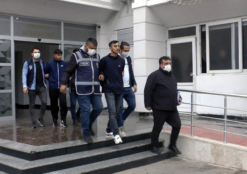 Sokak ortasında, dehşet! Önce dövdüler sonra vurdular! - Resim: 4