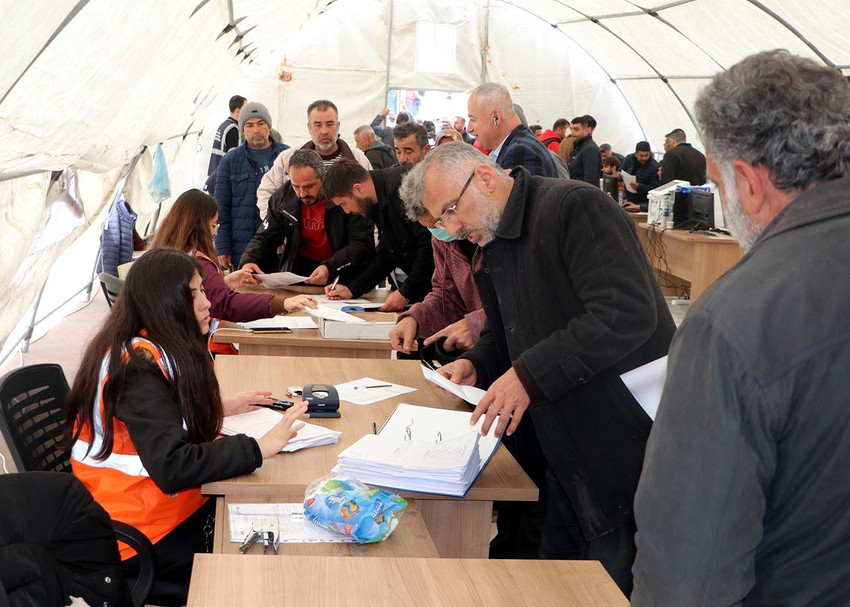 Depremde zarar gören araçlar için kayıtlar başladı - Resim: 1