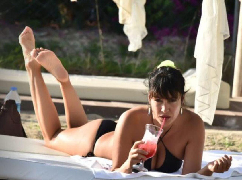 50'sine merdiven dayayan Tuğba Ekinci'den tatil pozları - Resim: 3