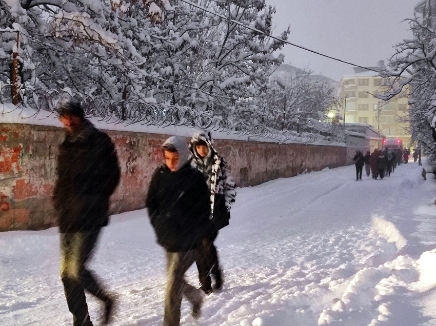 Bir ilimiz kar altında! 3 ilçede okullar tatil edildi - Resim: 2