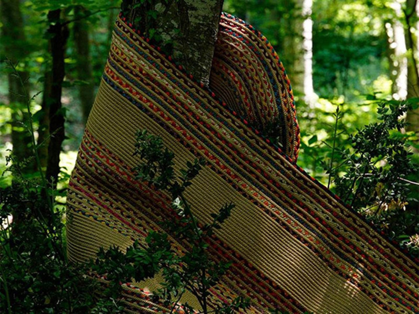 2019 yılında dijitalde başlayan bir girişim olarak dikkat çeken Cool Halı, bugün hem Türkiye pazarında güçlü konumunu pekiştiriyor hem de uluslararası arenada adım adım ilerliyor.