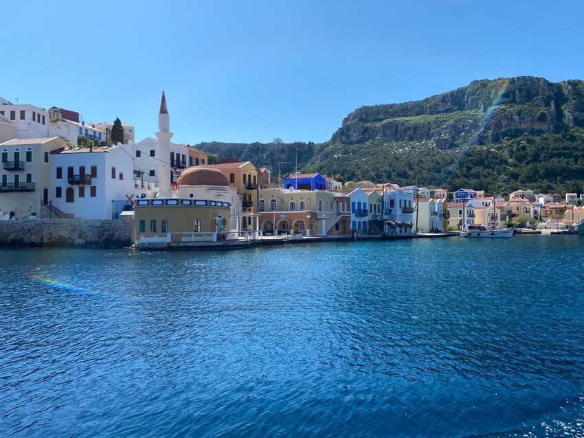 9 günlük Ramazan Bayramı tatilinde yurt dışında en popüler destinasyonların başında Yunan adaları geliyor. Kapıda vize uygulamasının başlayacağı 10 Yunan adasından 7'sinde hazırlıkların tamamlandığı öğrenildi. 