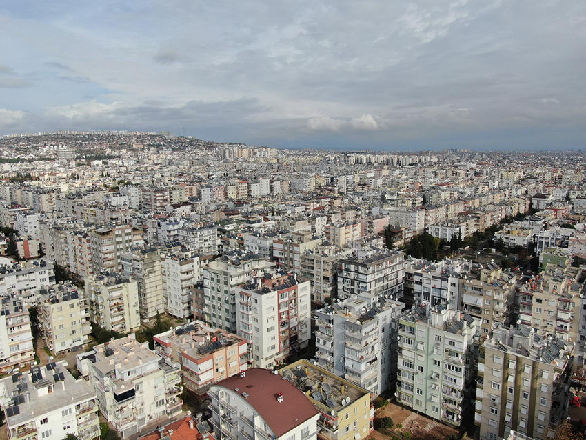 Rusya ile Ukrayna arasındaki savaş sonrasında Türkiye'yi akın eden ve yerleşmek için Antalya'yı tercih eden Rus ve Ukraynalılar ülkelerine dönüşe başladı.