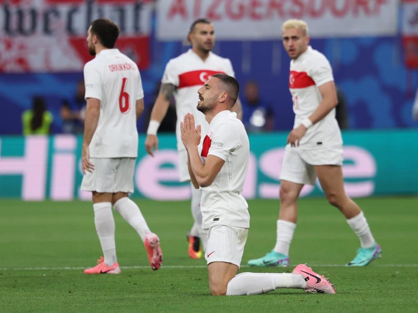 UEFA, Avusturya maçında bozkurt işareti yapan milli futbolcu Merih Demiral hakkında soruşturma başlattı.