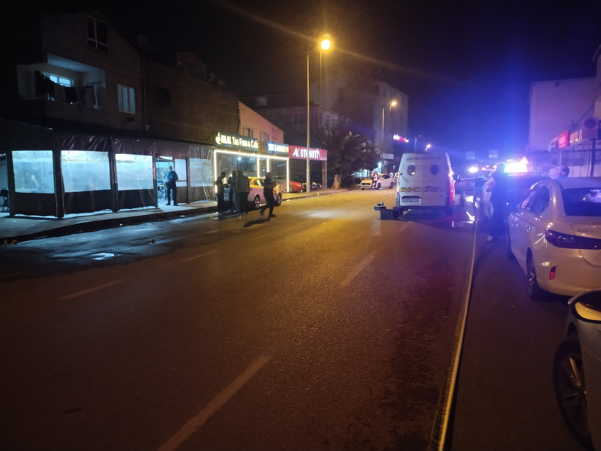 Pendik'te iki grup arasında bilinmeyen bir nedenle meydana gelen silahlı çatışmada 1 kişi hayatını kaybetti, 4 kişi yaralandı.