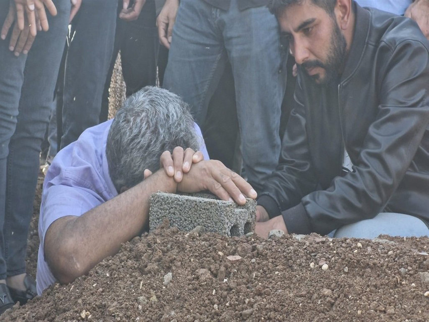 Van'da kaybolduktan sonra cansız bedeni 18 gün sonra kırsal bir bölgede bulunan üniversiteli Rojin'in ölümüyle ilgili olay iddia babasından geldi. Baba N.K. kızının cansız bedeninde erkeğe ait DNA örneklerinin bulunduğunu söyledi.