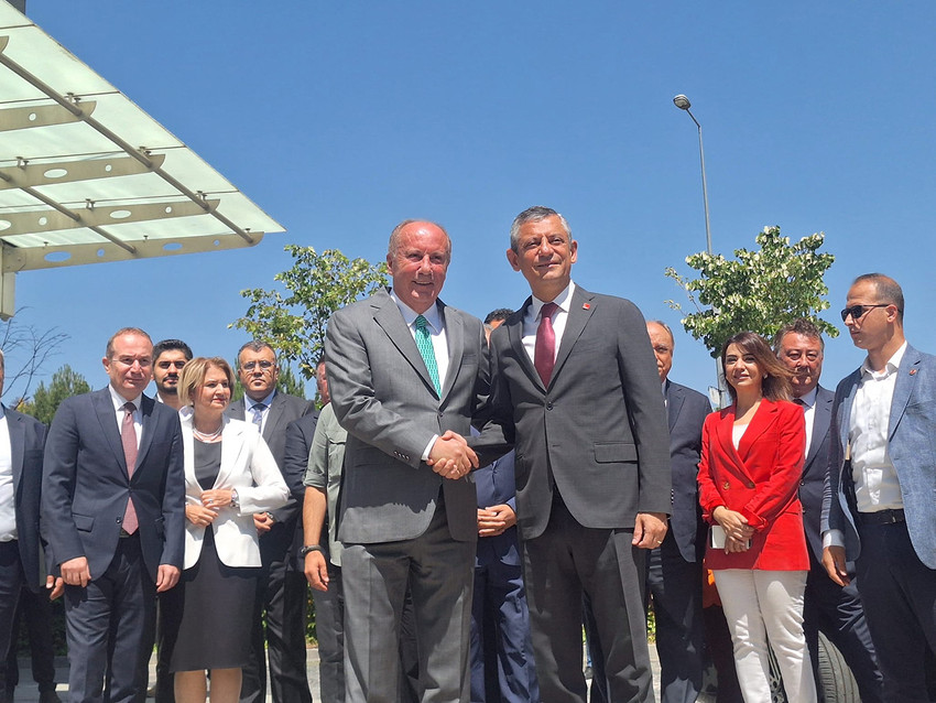 Memleket Partisi lideri Muharrem İnce ile bir araya gelen CHP lideri Özel, İnce'yi ve Memleket Partisi üyelerini yeniden CHP'ye katılmaya davet ettiğini açıkladı. Özel'in açık daveti açıklamasının ardından İnce'den de bir yanıt geldi.