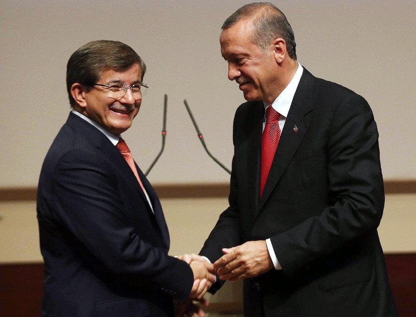 Davutoğlu'ndan Erdoğan'a olay sözler: ''Muhafazakarlıktan müteahhitliğe evrildi'' - Resim : 1