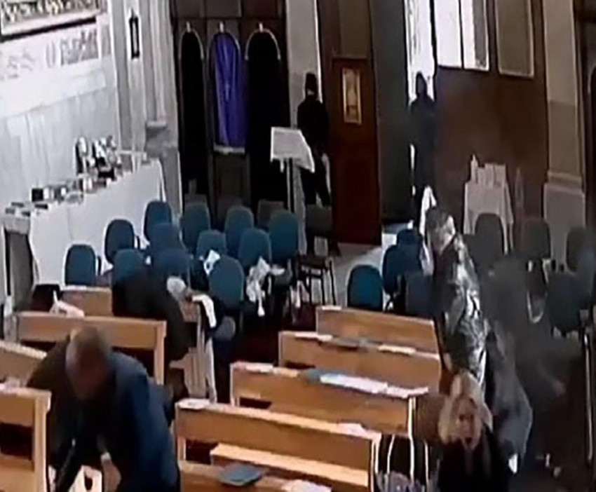 İstanbul'da kiliseye silahlı saldırı: 1 ölü - Resim : 2
