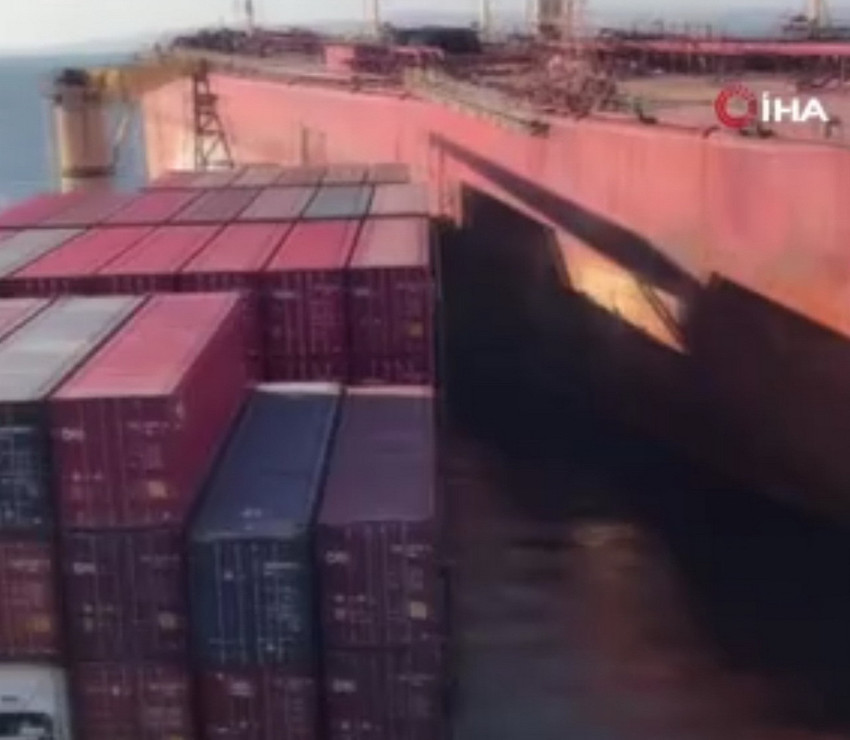 İstanbul’un Beylikdüzü ilçesinde kıyıya 5 mil açıkta demirleyen Mia isimli 270 metrelik dev petrol tankerine, Orita isimli konteyner gemisi çarptı. 