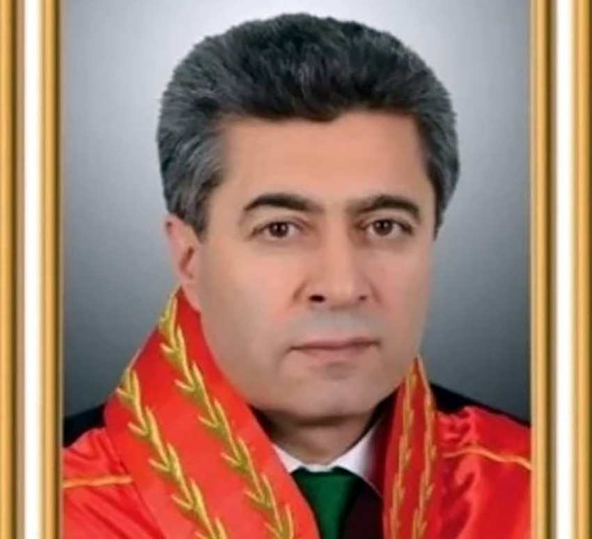 Yargıtay 3. Ceza Dairesi Başkanı Muhsin Şentürk, Yargıtay Birinci Başkanlık adaylığından çekildi, Yargıtay Cumhuriyet Başsavcılığı’na adaylığını açıkladı.