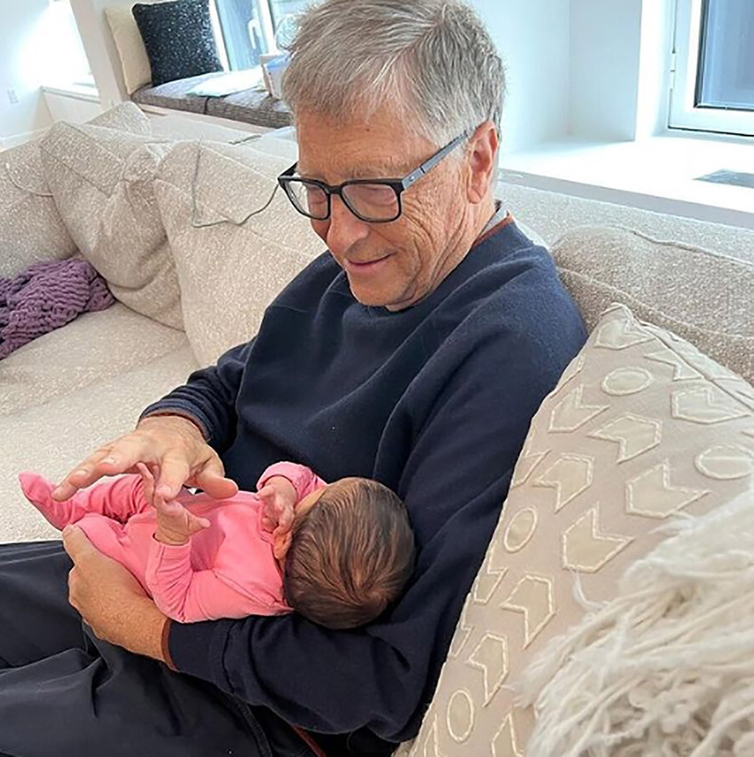 Bill Gates torunuyla pozunu paylaştı - Resim : 1