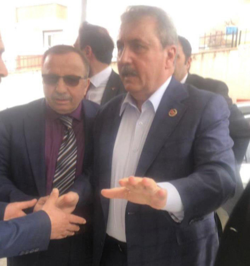 Büyük Birlik Partisi Genel Başkanı Mustafa Destici’nin de içerisinde bulunduğu otomobil Tokat'ta bariyerlere çarptı. Kazada Destici ve BBP Tokat İl Başkanı Mustafa Omalar yaralandı.