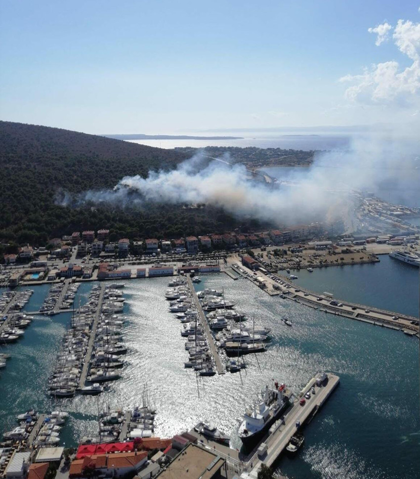 İzmir'in incisi Çeşme'de orman yangını - Resim : 1