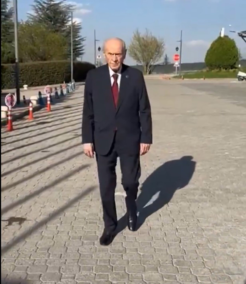 MHP'nin sosyal medya hesabından MHP Genel Başkanı Devlet Bahçeli'nin yeni görüntüleri paylaşıldı.