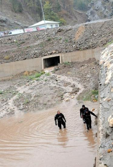 Gül için bomba araması yapıldı
