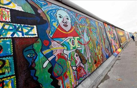 Berlin Duvarı restore ediliyor