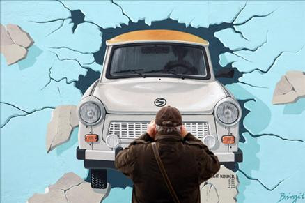 Berlin Duvarı restore ediliyor