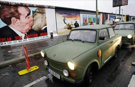 Berlin Duvarı restore ediliyor