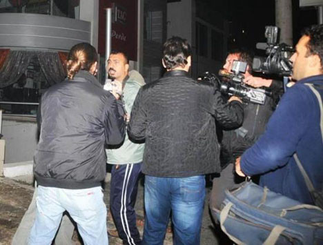 Bodrumda 3 mağaza kül oldu
