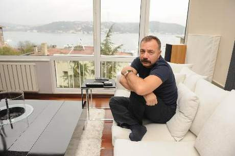 Boğaz manzaralı ev aldı