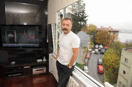 Boğaz manzaralı ev aldı