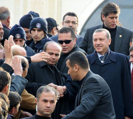 Erdoğanı protesto etti