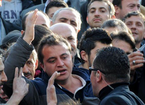 Erdoğanı protesto etti