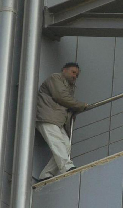 CHP binasında intihar girişimi