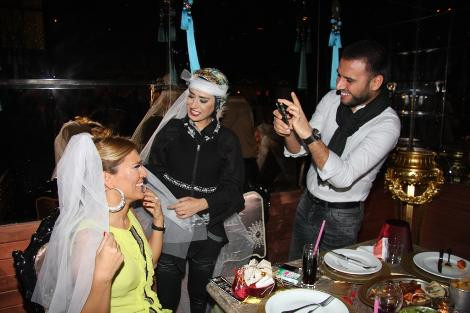 Demet Akalın evlendi