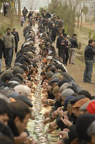 Şeyh için 500 metrelik sofra