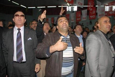 CHPliler birbirine girdi