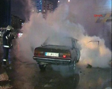 Alkollü sürücü benzin ile suyu karıştırınca...