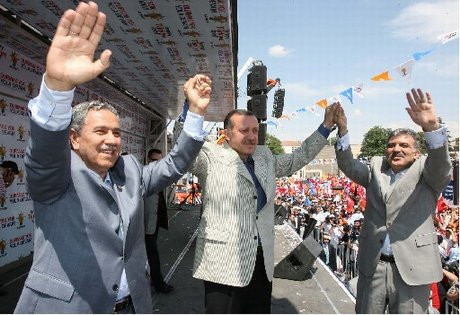 Arınç bu fotoğrafları unuttu..