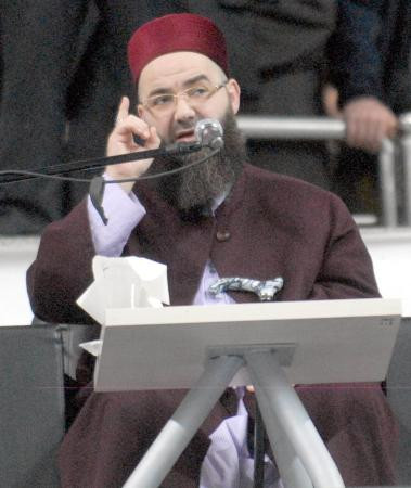 Cübbeli hoca konferans verdi