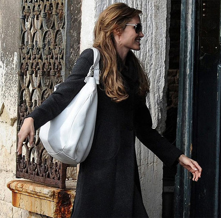 Angelina
ın yüzüne ne oldu?