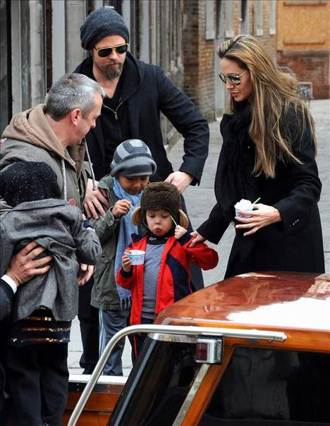 Angelina
ın yüzüne ne oldu?