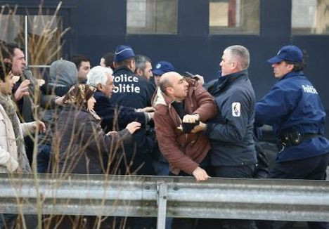 PKKlıların Belçikadaki Roj kavgası